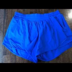 Lululemon size 6 hotty hot shorts